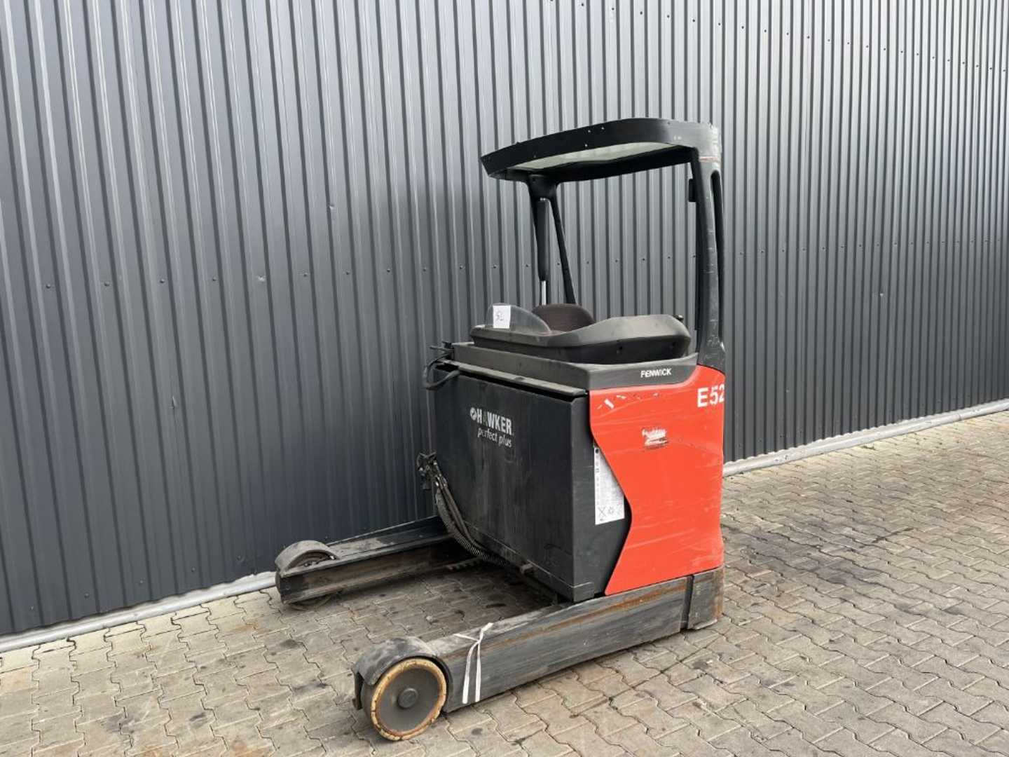 Chariot élévateur d'occasion LINDE R14 ELEKTRO SCHUBMASTSTAPLER (13065408)
