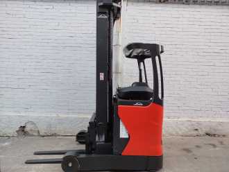 Chariot élévateur d'occasion LINDE R14HD-01 DIESEL SCHUBMASTSTAPLER (13060022)