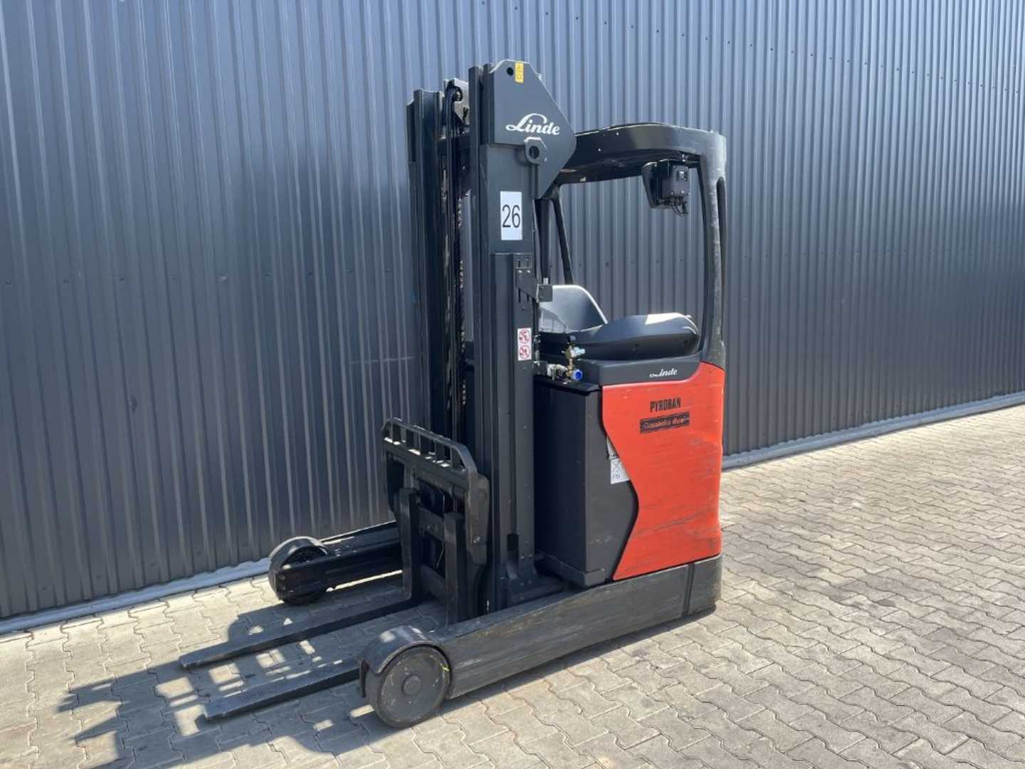 Chariot élévateur d'occasion LINDE R16-01 ELEKTRO SCHUBMASTSTAPLER (13044992)
