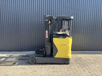 Chariot élévateur d'occasion LINDE R16B ELEKTRO SCHUBMASTSTAPLER (13068311)