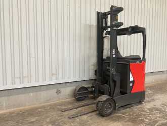 Chariot élévateur d'occasion LINDE R16G BR1120 ELEKTRO SCHUBMASTSTAPLER (12971940)