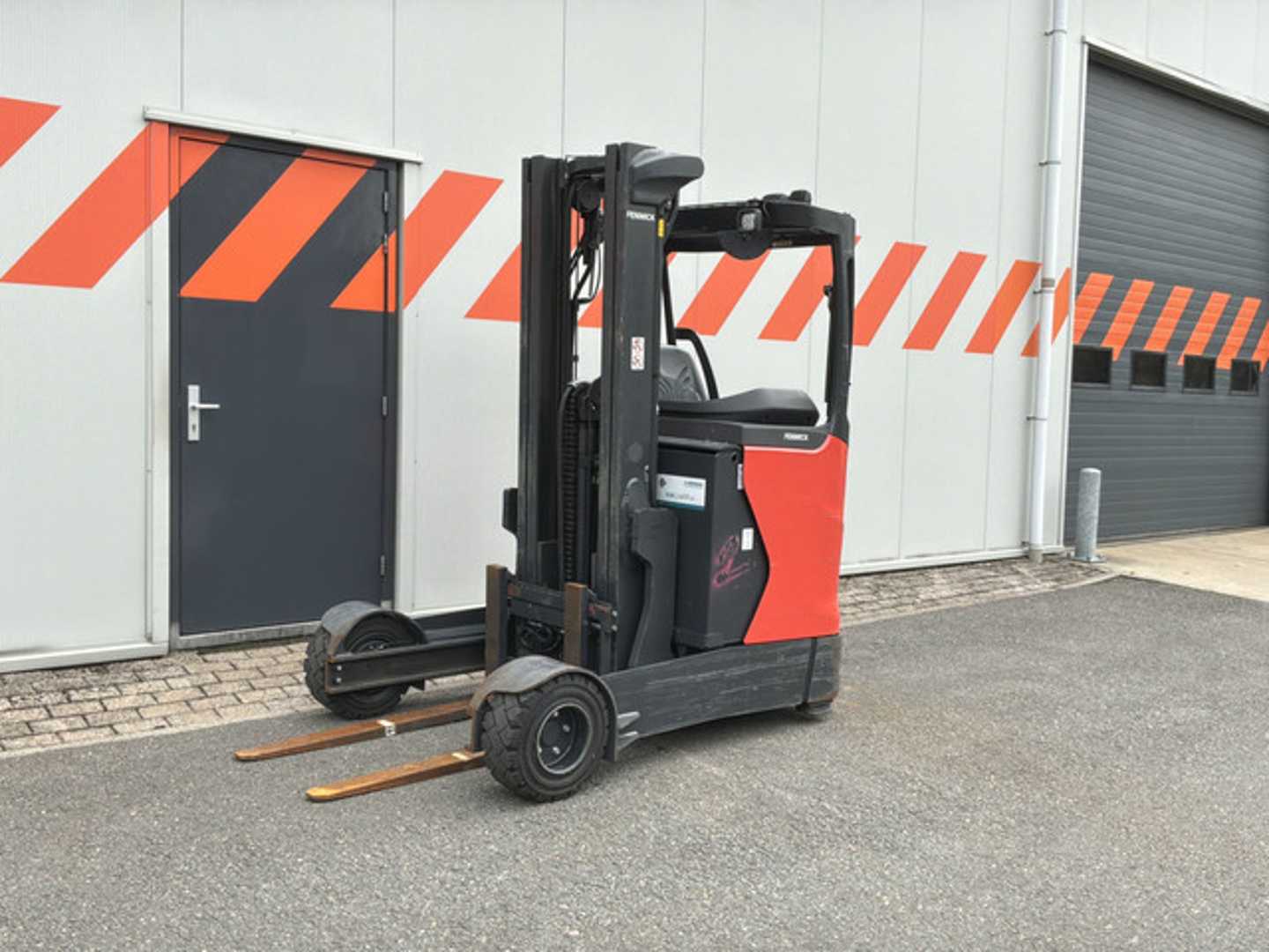 Chariot élévateur d'occasion LINDE R20G-01 ELEKTRO SCHUBMASTSTAPLER (13071564)