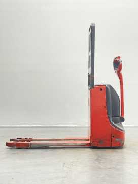 Chariot élévateur d'occasion LINDE T16-1152 ELEKTRO NIEDERHUBWAGENDEICHSEL (13072999)