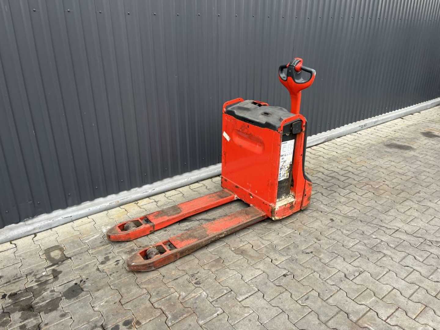 Chariot élévateur d'occasion LINDE T16 ELEKTRO NIEDERHUBWAGENDEICHSEL (13074884)