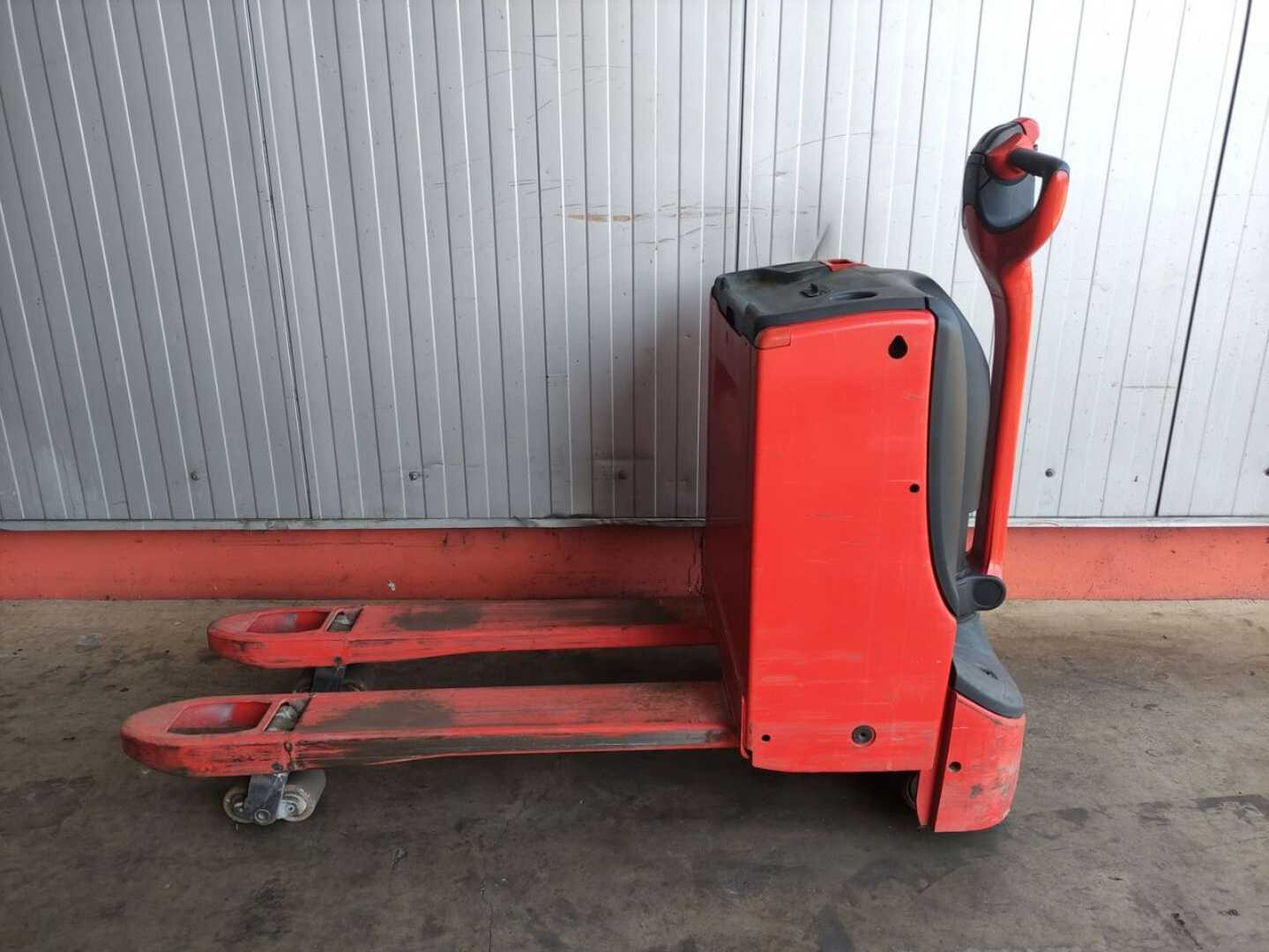 Chariot élévateur d'occasion LINDE T20/1152 Lack neu ELEKTRO NIEDERHUBWAGENDEICHSEL (13070201)