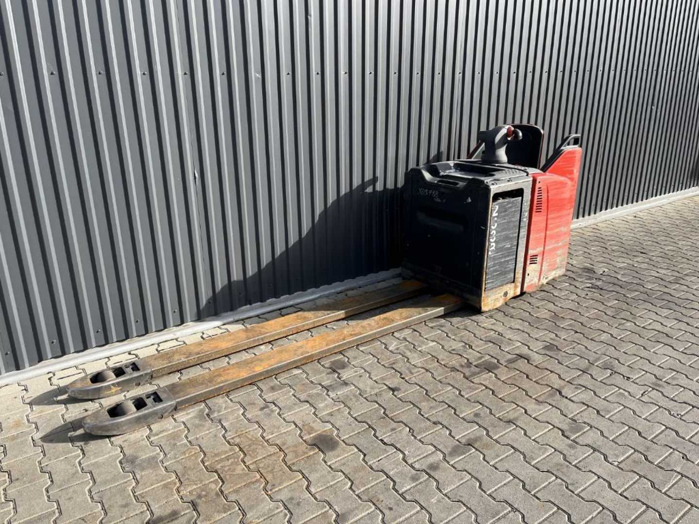 Chariot élévateur d'occasion LINDE T25SP ELEKTRO NIEDERHUBWAGENDEICHSEL (13069416)
