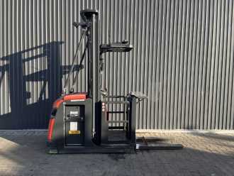 Chariot élévateur d'occasion LINDE V10 ELEKTRO MITTELHUBKOMMISSIONIERER (13028013)