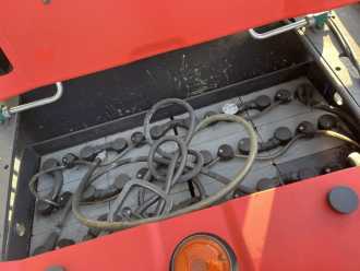 Chariot élévateur d'occasion LINDE V10 ELEKTRO MITTELHUBKOMMISSIONIERER (13028013)