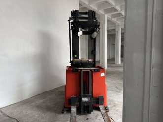 Chariot élévateur d'occasion LINDE V11-02 ELEKTRO MITTELHUBKOMMISSIONIERER (13012223)
