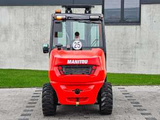 Chariot élévateur d'occasion MANITOU MC 30-4 DIESEL GELAENDESTAPLER (12947652)