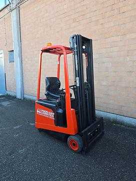 Chariot élévateur d'occasion MARIOTTI mycros10c ELEKTRO DREIRADFRONTSTAPLER (12996100)