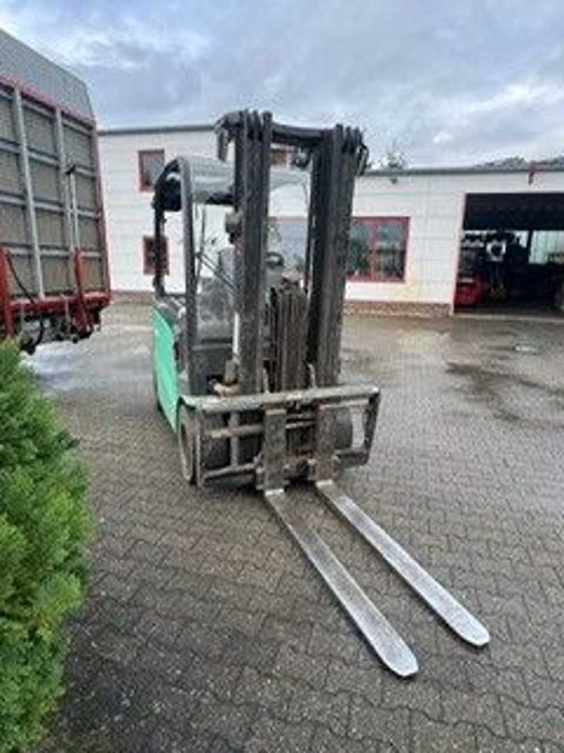 Chariot élévateur d'occasion MITSUBISHI FB 35N-80E ELEKTRO VIERRADFRONTSTAPLER (12996771)