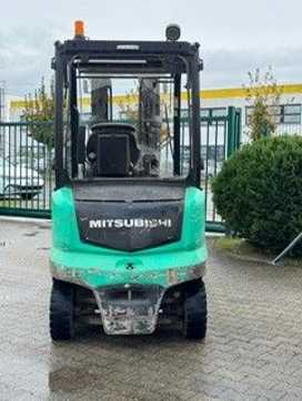 Chariot élévateur d'occasion MITSUBISHI FB 35N-80E ELEKTRO VIERRADFRONTSTAPLER (12996771)
