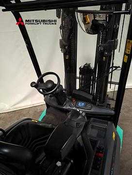 Chariot élévateur d'occasion MITSUBISHI FB 35N-80E ELEKTRO VIERRADFRONTSTAPLER (13051819)