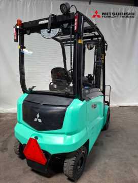 Chariot élévateur d'occasion MITSUBISHI FB 35N-80E ELEKTRO VIERRADFRONTSTAPLER (13051819)