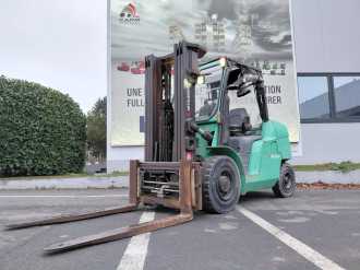 Chariot élévateur d'occasion MITSUBISHI FD50N DIESEL VIERRADFRONTSTAPLER (13030547)