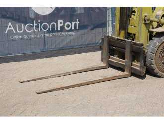 Chariot élévateur d'occasion MITSUBISHI FG-35 GAS VIERRADFRONTSTAPLER (13060405)