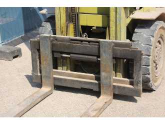 Chariot élévateur d'occasion MITSUBISHI FG-35 GAS VIERRADFRONTSTAPLER (13060405)