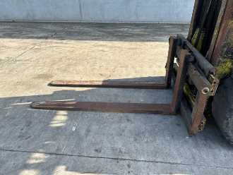 Chariot élévateur d'occasion MITSUBISHI FG40 GAS VIERRADFRONTSTAPLER (13038381)