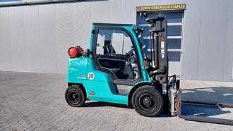 Chariot élévateur d'occasion MITSUBISHI FG45NT GAS VIERRADFRONTSTAPLER (13026962)