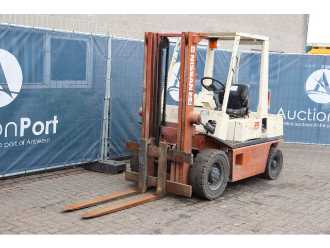 Chariot élévateur d'occasion NISSAN EH02A25 DIESEL VIERRADFRONTSTAPLER (13033557)