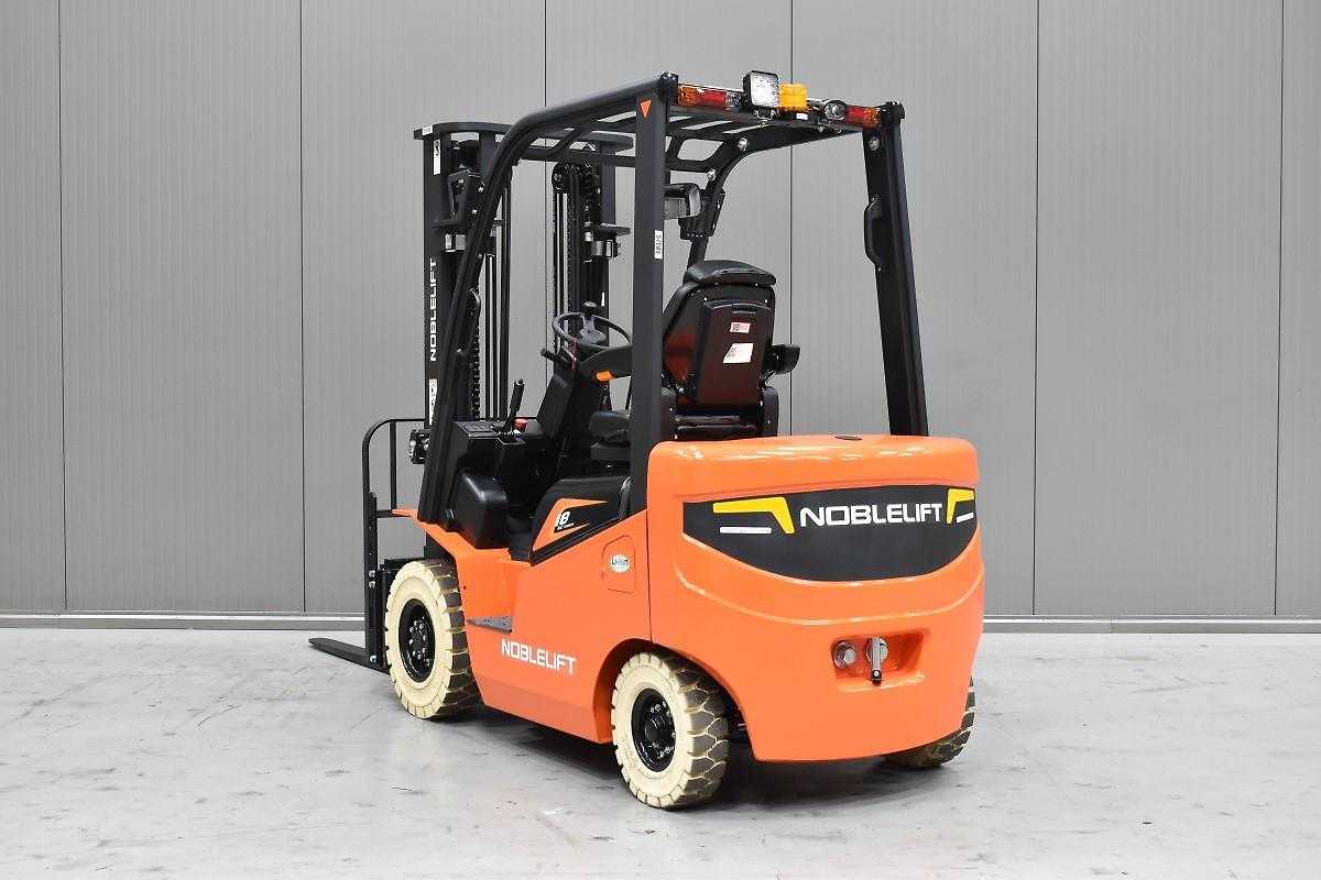 Chariot élévateur d'occasion NOBLELIFT CPD18 A ELEKTRO VIERRADFRONTSTAPLER (13072371)