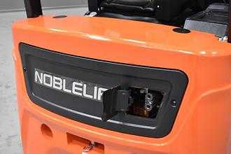 Chariot élévateur d'occasion NOBLELIFT FE3D16N1 5500 ELEKTRO DREIRADFRONTSTAPLER (13072902)