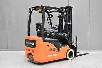 Chariot élévateur d'occasion NOBLELIFT FE3D20N1 4800 ELEKTRO DREIRADFRONTSTAPLER (13072897)