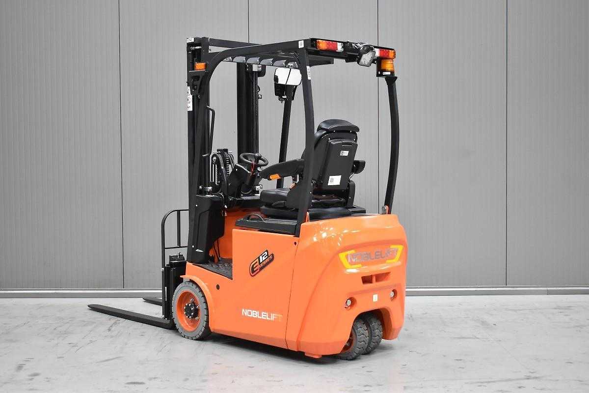Chariot élévateur d'occasion NOBLELIFT FE3R12E 3300 ELEKTRO DREIRADFRONTSTAPLER (13072899)