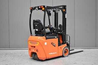 Chariot élévateur d'occasion NOBLELIFT FE3R12E 3300 ELEKTRO DREIRADFRONTSTAPLER (13072899)