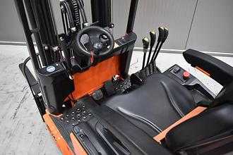 Chariot élévateur d'occasion NOBLELIFT FE3R12E 3300 ELEKTRO DREIRADFRONTSTAPLER (13072899)