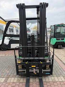 Chariot élévateur d'occasion NOBLELIFT FE4P20Q ELEKTRO VIERRADFRONTSTAPLER (13074102)