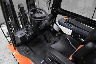 Chariot élévateur d'occasion NOBLELIFT FE4P38P 4800 ELEKTRO VIERRADFRONTSTAPLER (13072893)