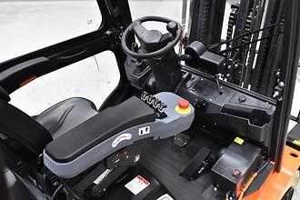 Chariot élévateur d'occasion NOBLELIFT FE4P38P 5500 ELEKTRO VIERRADFRONTSTAPLER (13072895)