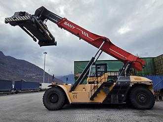Chariot élévateur d'occasion SANY SRSC453G-P DIESEL REACHSTACKER (13006568)