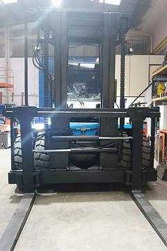 Chariot élévateur d'occasion SMV 18-1200 DIESEL VIERRADFRONTSTAPLER (12399679)