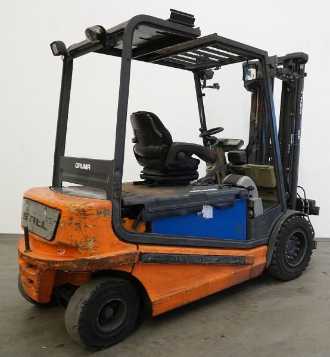 Chariot élévateur d'occasion STILL R60-40 ELEKTRO VIERRADFRONTSTAPLER (12927826)