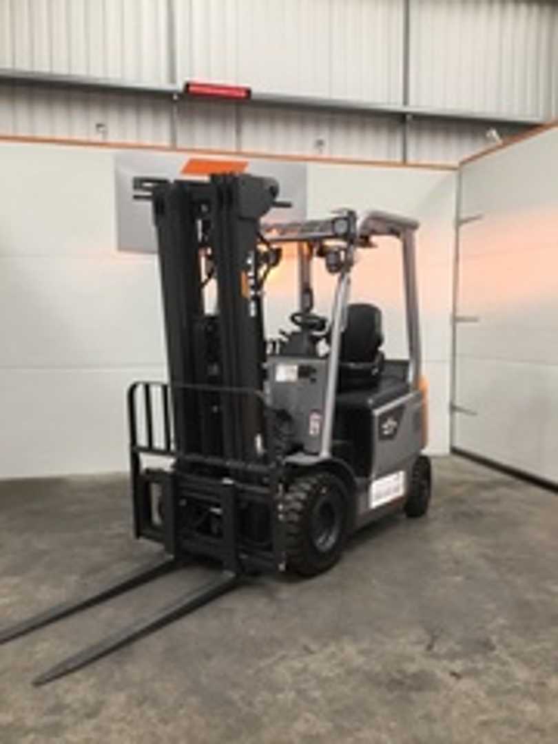Chariot élévateur d'occasion STILL RCE16PLI-ION ELEKTRO VIERRADFRONTSTAPLER (13072611)