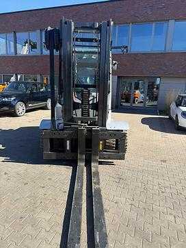 Chariot élévateur d'occasion STILL RX 60-80 ELEKTRO VIERRADFRONTSTAPLER (13039960)