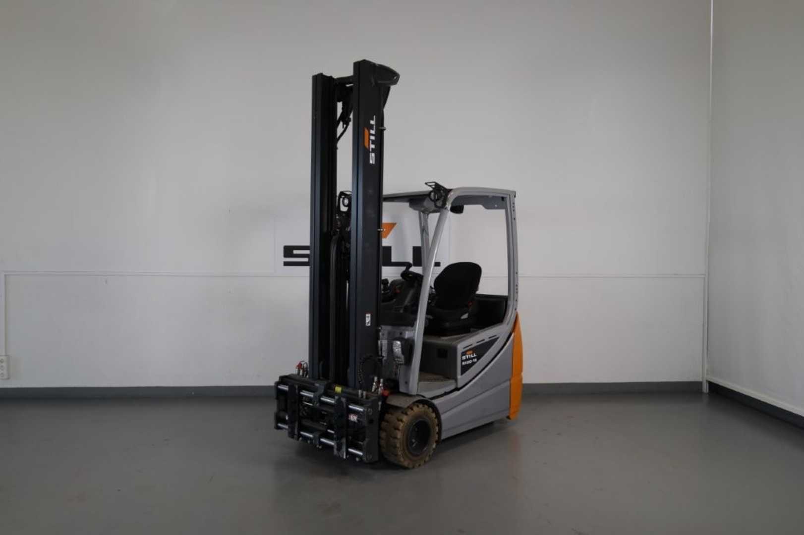 Chariot élévateur d'occasion STILL RX20-18 ELEKTRO DREIRADFRONTSTAPLER (13013170)