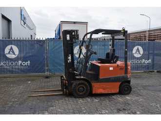Chariot élévateur d'occasion TAILIFT FB25 DIESEL VIERRADFRONTSTAPLER (13041172) backdrop