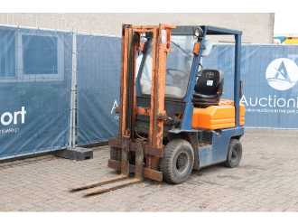 Chariot élévateur d'occasion TOYOTA 02-5FD 15 DIESEL VIERRADFRONTSTAPLER (13062981)
