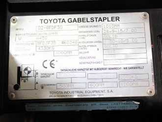 Chariot élévateur d'occasion TOYOTA 02-8 FDF 30 DIESEL VIERRADFRONTSTAPLER (13044039)