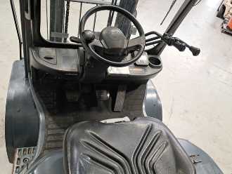 Chariot élévateur d'occasion TOYOTA 02-8FDF30 DIESEL VIERRADFRONTSTAPLER (13046552)