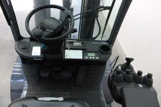 Chariot élévateur d'occasion TOYOTA 02-8FGF25 GAS VIERRADFRONTSTAPLER (13040704)