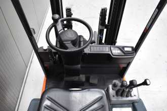 Chariot élévateur d'occasion TOYOTA 7FBEST10 /59094/ ELEKTRO DREIRADFRONTSTAPLER (13072858)