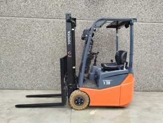 Chariot élévateur d'occasion TOYOTA 7FBEST13 Litio ELEKTRO DREIRADFRONTSTAPLER (13075199)