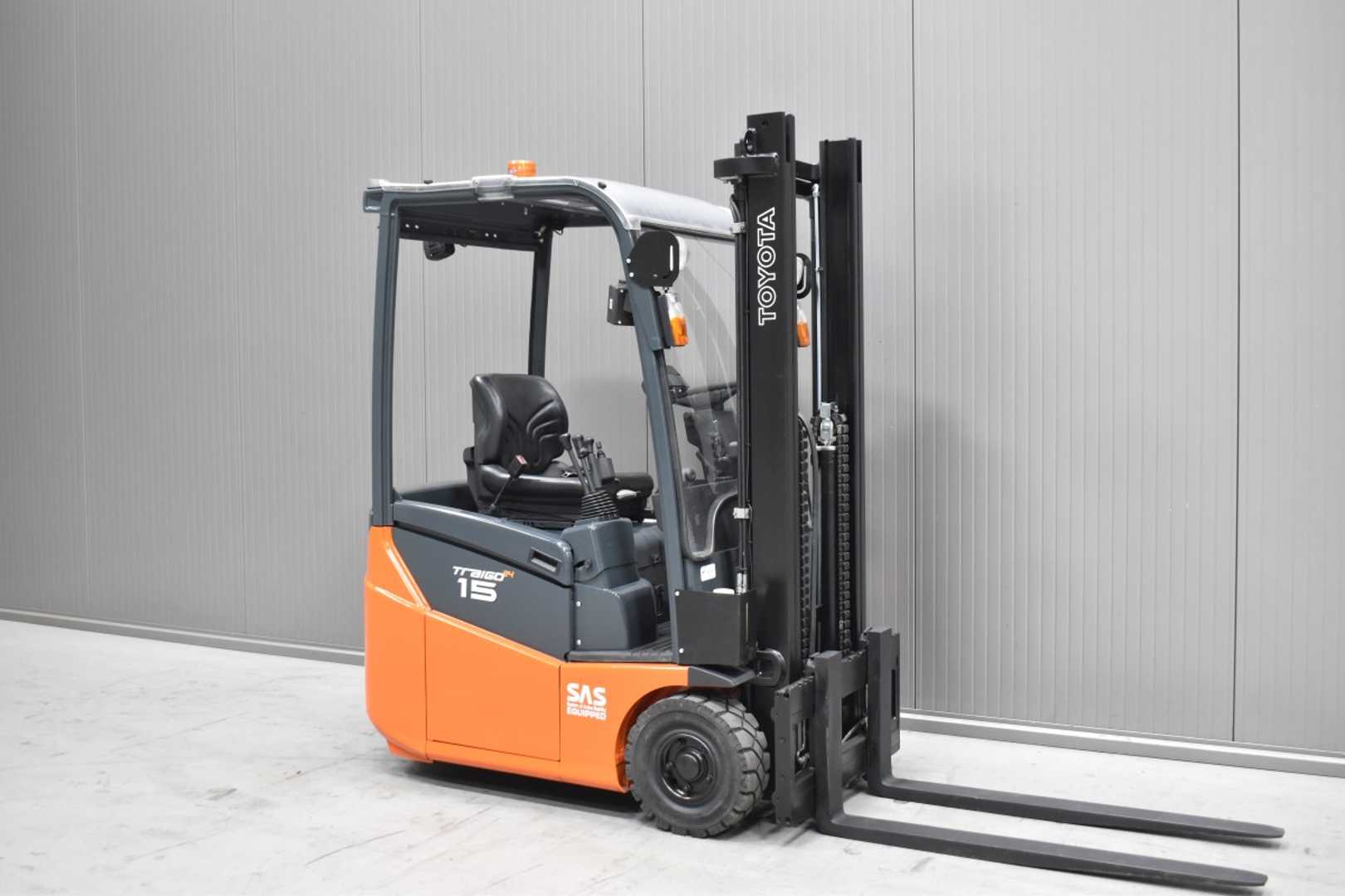Chariot élévateur d'occasion TOYOTA 7FBEST15 /57763/ ELEKTRO DREIRADFRONTSTAPLER (13043738)