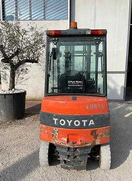 Chariot élévateur d'occasion TOYOTA 7FBMF25 ELEKTRO VIERRADFRONTSTAPLER (12983092) backdrop