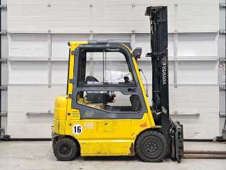Chariot élévateur d'occasion TOYOTA 7FBMF25 ELEKTRO VIERRADFRONTSTAPLER (13060672)